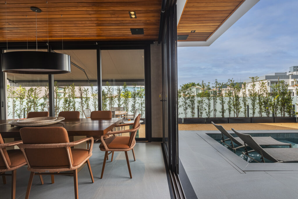 INTERIORES